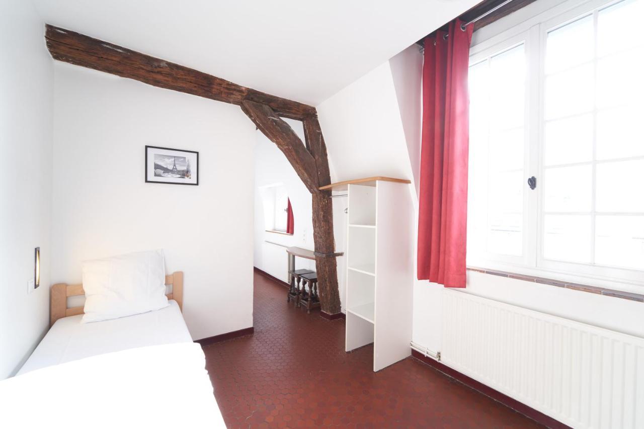 Single Room,963029938:JPEG